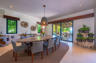 Luxury Villa Photo #34