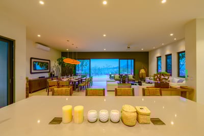 Luxury Villa Photo #18