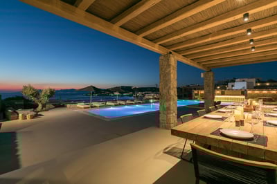 Luxury Villa Photo #17