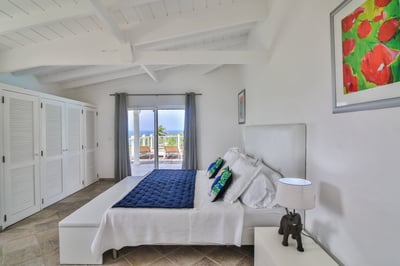 Luxury Villa Photo #40