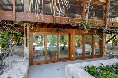 Luxury Villa Photo #26