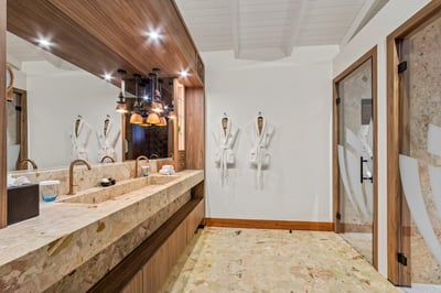 Luxury Villa Photo #6