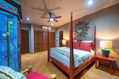 Luxury Villa Photo #28