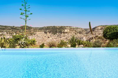 Luxury Villa Photo #6