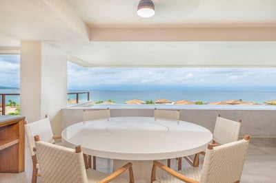 Luxury Villa Photo #3