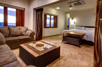 Luxury Villa Photo #17