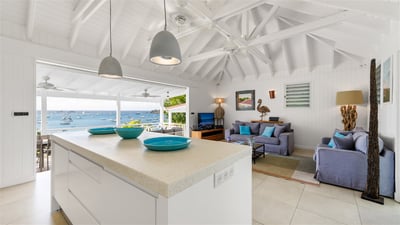 Luxury Villa Photo #36