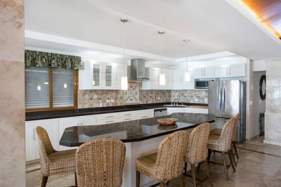 Luxury Villa Photo #13