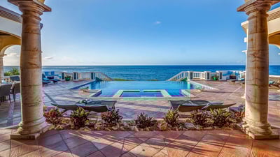 Luxury Villa Photo #3
