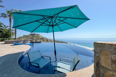 Luxury Villa Photo #4