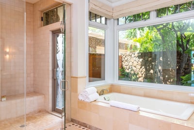 Luxury Villa Photo #34