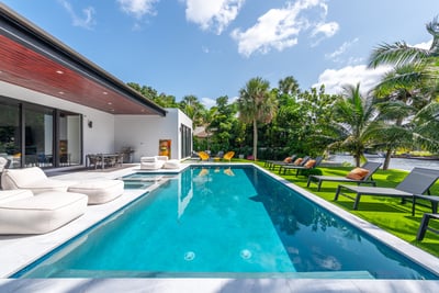 Luxury Villa Photo #2