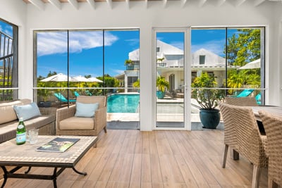 Luxury Villa Photo #6