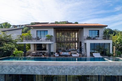 Luxury Villa Photo #5