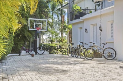Luxury Villa Photo #18