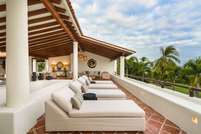 Luxury Villa Photo #11