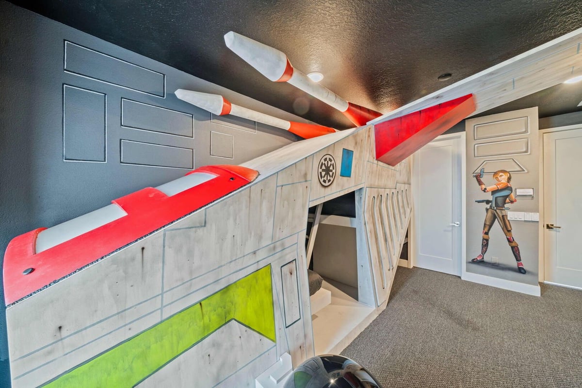 Adventure Galaxy Lodge