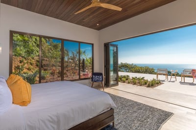 Luxury Villa Photo #37