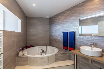 Luxury Villa Photo #18