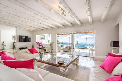Luxury Villa Photo #9
