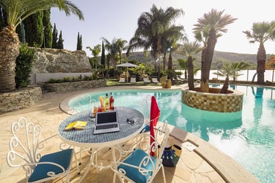Luxury Villa Photo #9
