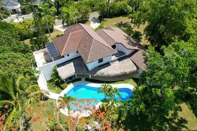 Luxury Villa Photo #3