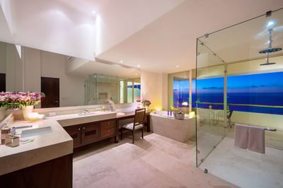 Luxury Villa Photo #39