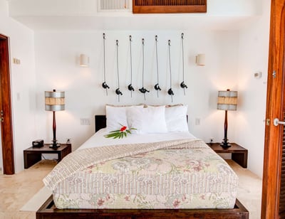 Luxury Villa Photo #17