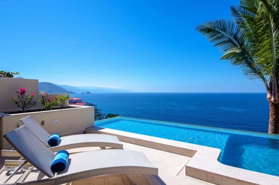 Luxury Villa Photo #5