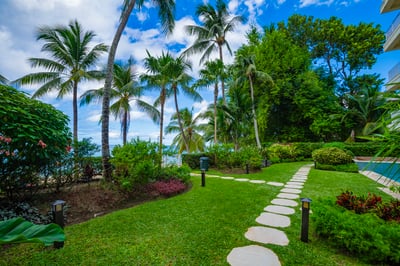Luxury Villa Photo #26
