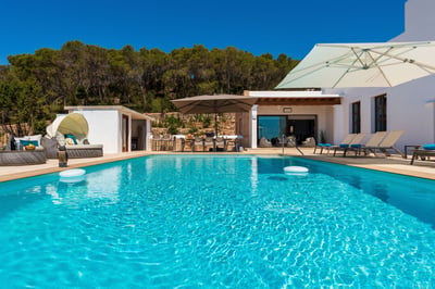 Luxury Villa Photo #3