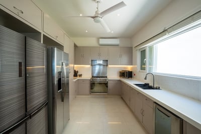 Luxury Villa Photo #16