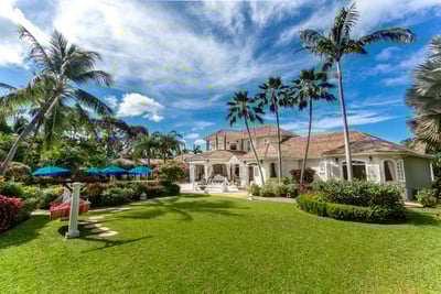 Luxury Villa Photo #3