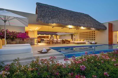 Luxury Villa Photo #7