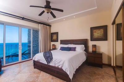 Luxury Villa Photo #6