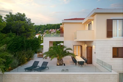 Luxury Villa Photo #22