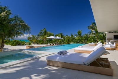 Luxury Villa Photo #13
