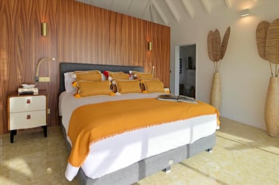 Luxury Villa Photo #38