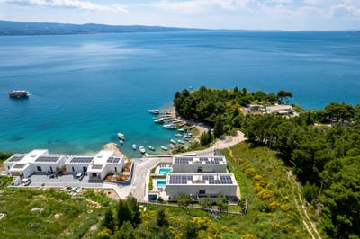 Luxury Villa Photo #3