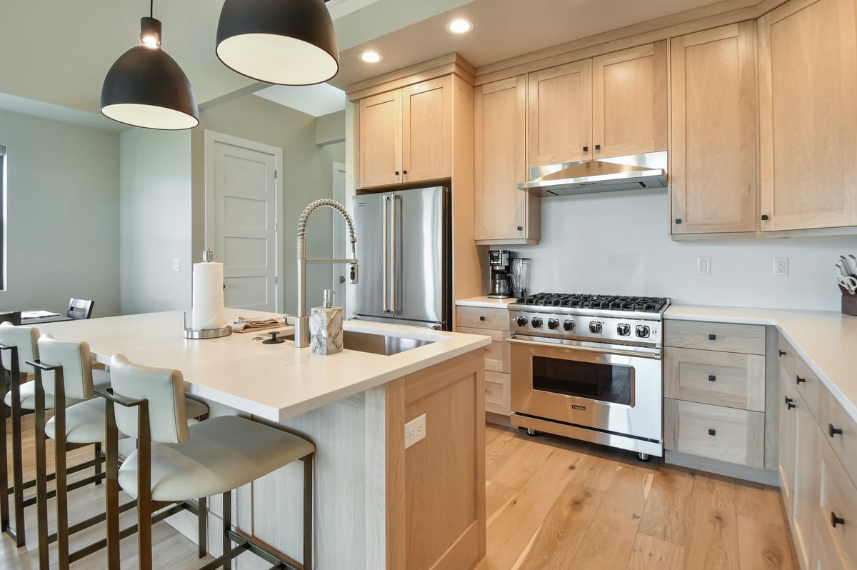 Mayflower Lakeside 942