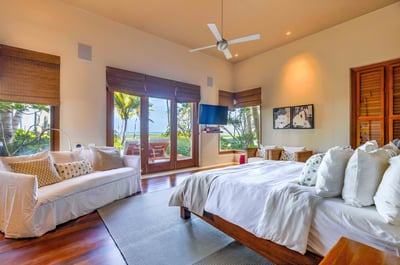 Luxury Villa Photo #15