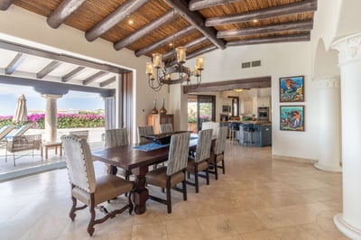 Luxury Villa Photo #30