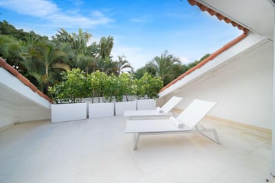 Luxury Villa Photo #11