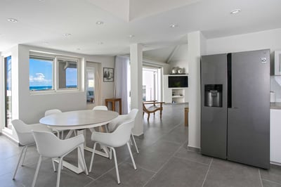 Luxury Villa Photo #12