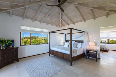 Luxury Villa Photo #20