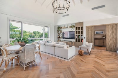 Luxury Villa Photo #23
