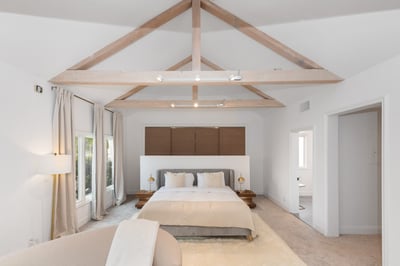 Luxury Villa Photo #40