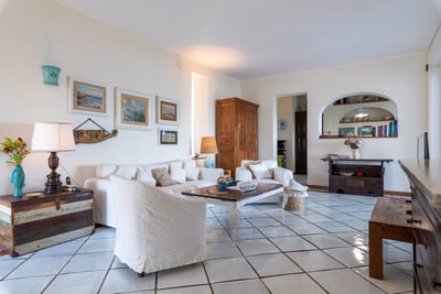 Luxury Villa Photo #41