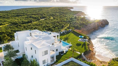 Luxury Villa Photo #3