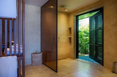 Luxury Villa Photo #46